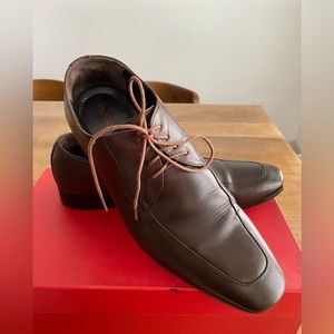 *SOLD* hugo boss dressy brown shoes 10.5